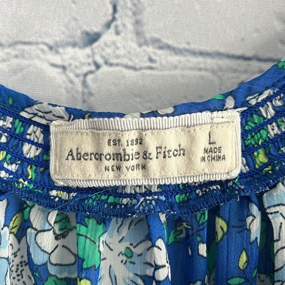 Abercrombie and Fitch, blue, green‎ and white floral, sheer blouse women’s large - Picture 2 of 4
